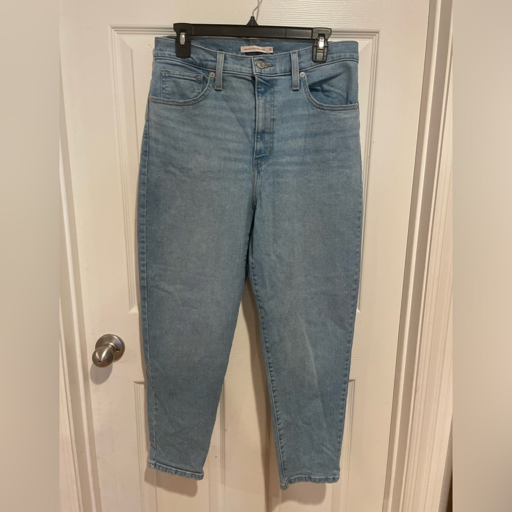 Levis Jeans High‎ Waisted Mom Jean size 31